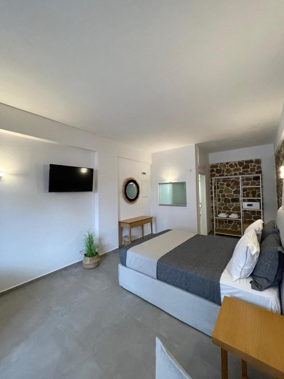 Trocadero Luxury Suites Ermioni Eksteriør billede